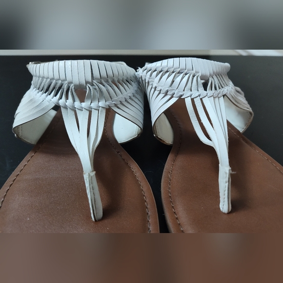 Fergalicious Sadey Flat Sandal Size 9.5 - Picture 3 of 8